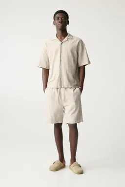 Bermuda jogger rayas lino de Pull&Bear en Bermudas y Shorts para argentina