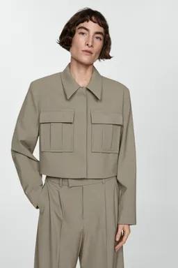 Chaqueta crop con bolsillos de Mango en Chaquetas para argentina