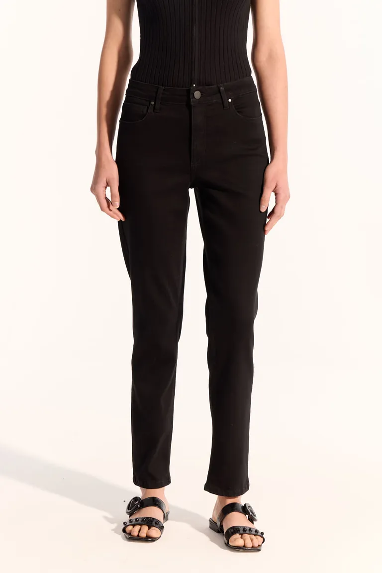 Pantalones slim de tiro medio en negro - una propuesta moderna y versátil de Portsaid en Pantalones para argentina