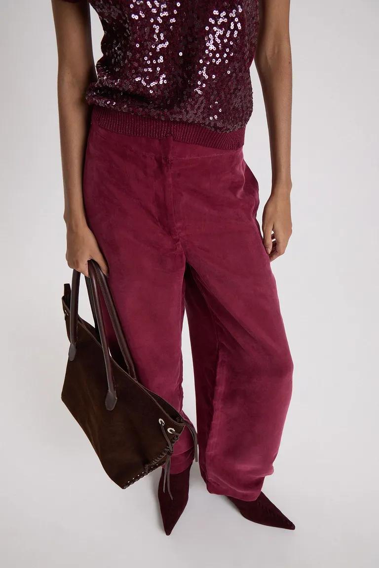 Pantalon de pierna ancha con cintura alta y detalle de pinzado en botamanga de Maria Cher en Pantalones para argentina