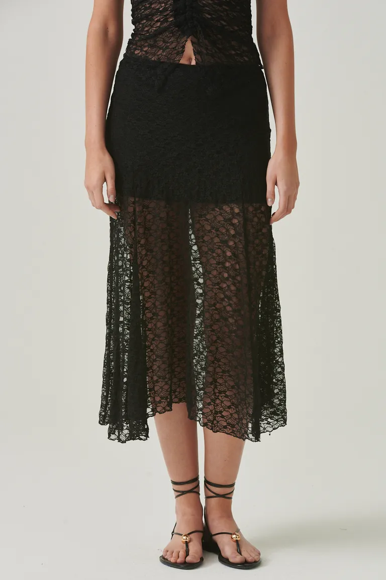 Vestido de encaje midi con diseño elegante y sofisticado de Sweet en Vestidos para argentina