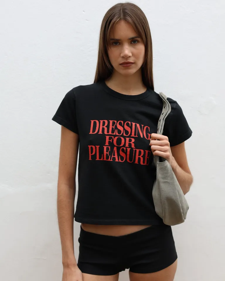 Remera de algodón negro con estampa en el frente y la espalda de Ay Not Dead en Remeras para argentina