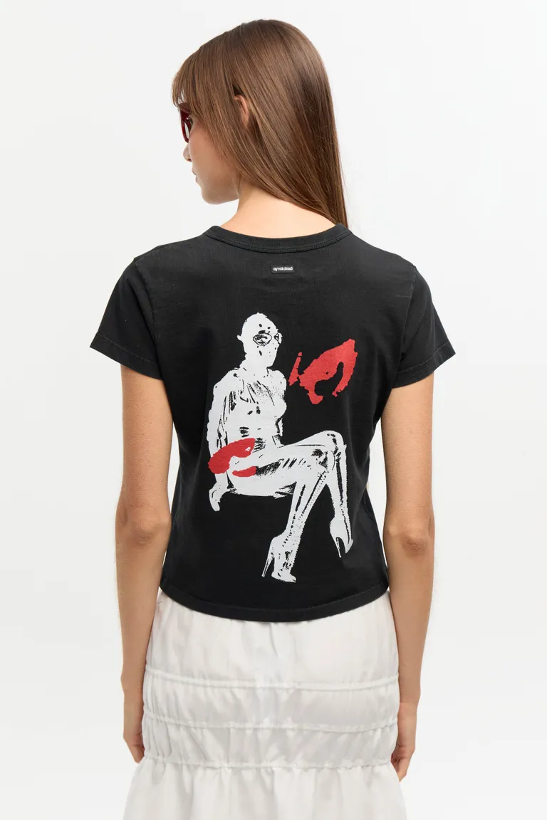 Remera de algodón negro con estampa en el frente y la espalda de Ay Not Dead en Remeras para argentina