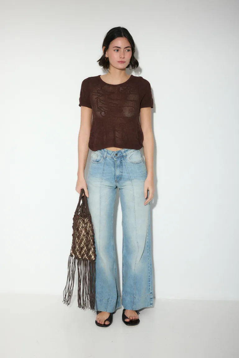 Remera de manga corta con diseño tejido en color marrón para mujer de Audaz en Remeras para argentina