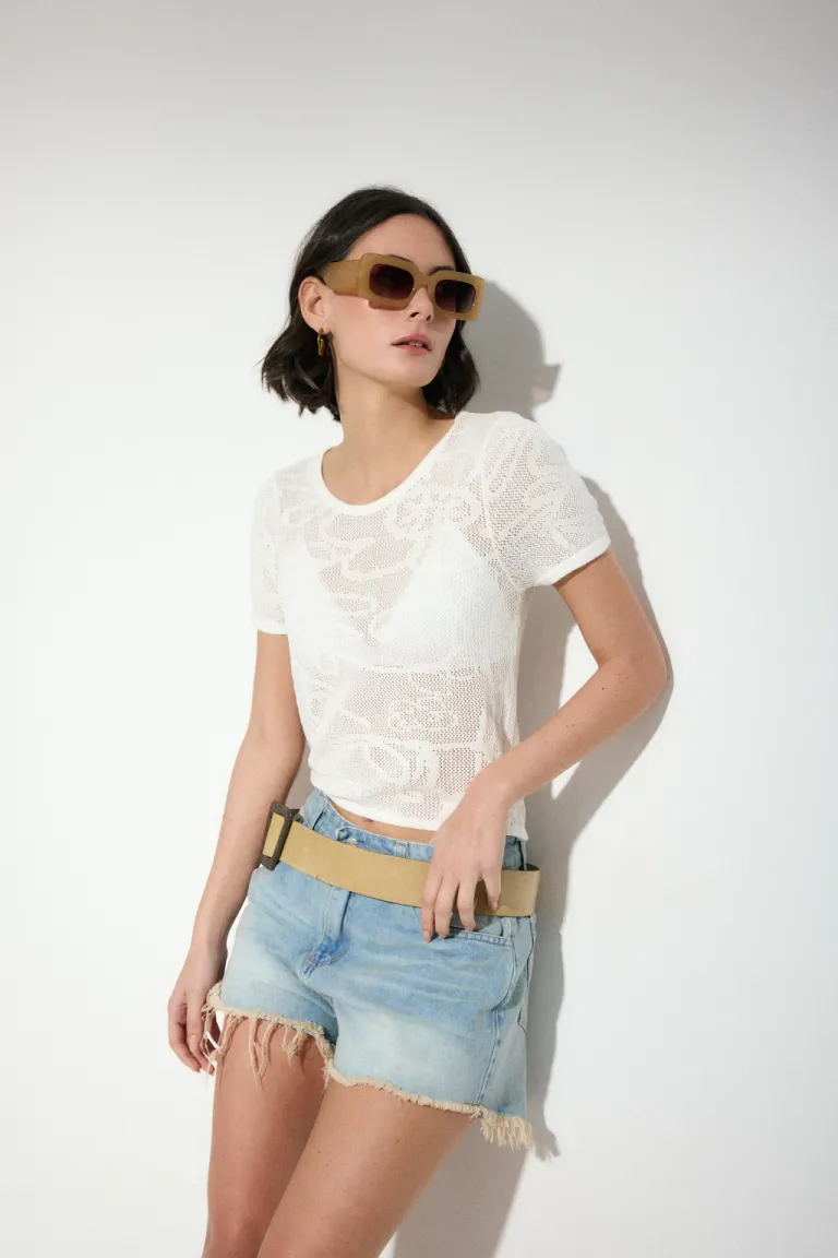 Remera de manga corta con diseño tejido en color marrón para mujer de Audaz en Remeras para argentina