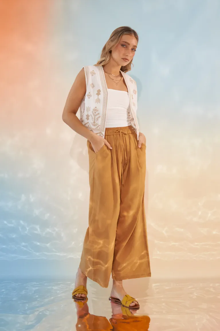 Pantalón ancho y cómodo de diseño elegante y moderno para un estilo casual y relajado de Apricot en Pantalones para argentina