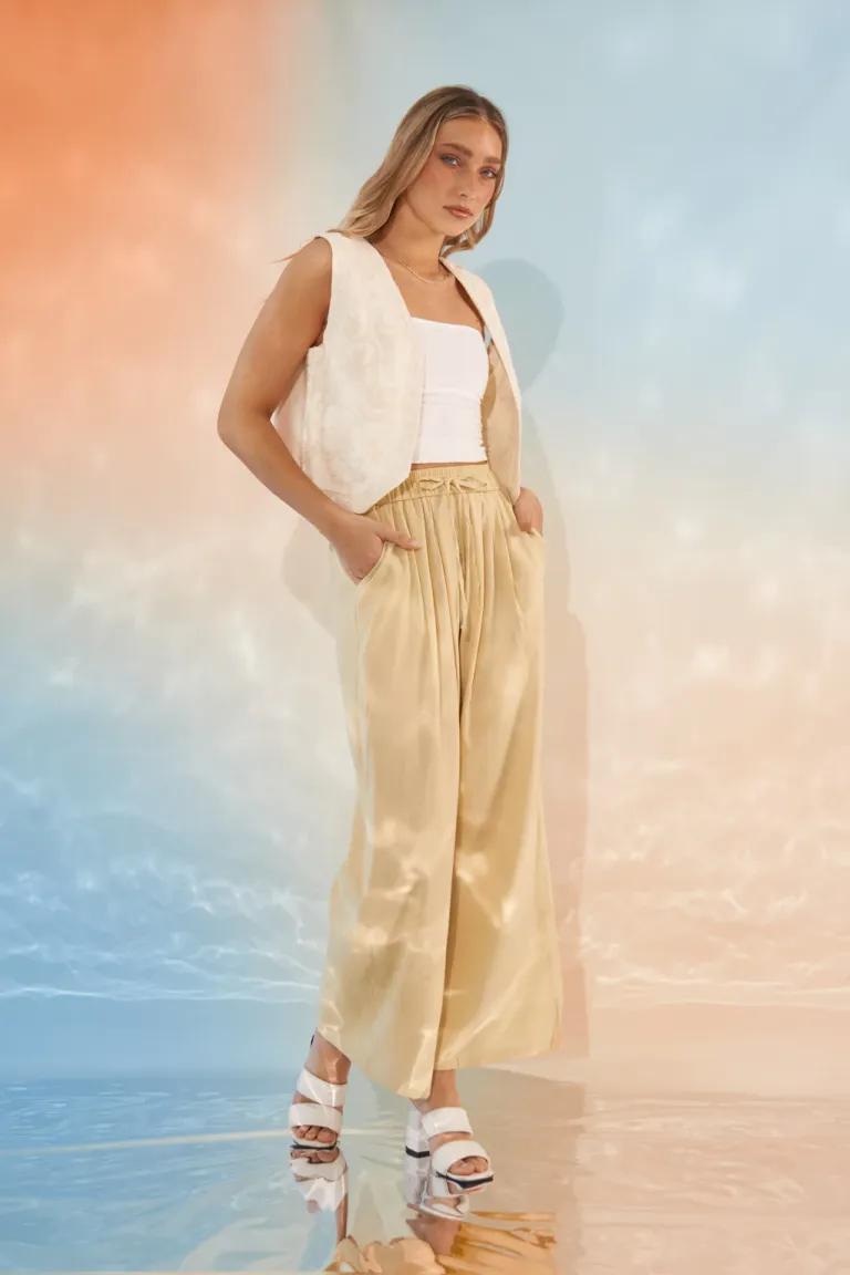 Pantalón ancho y cómodo de diseño elegante y moderno para un estilo casual y relajado de Apricot en Pantalones para argentina