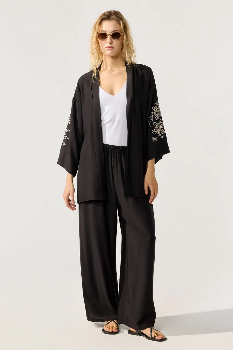 Pantalón de corte recto en tela satinada para mujer de Cuesta Blanca en Pantalones para argentina