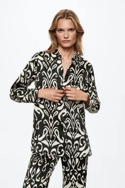 Camisa satinada estampada de Mango en Camisas para argentina