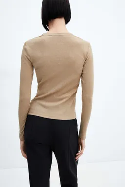 Remera lúrex manga larga de Mango en Buzos y Sweaters para argentina