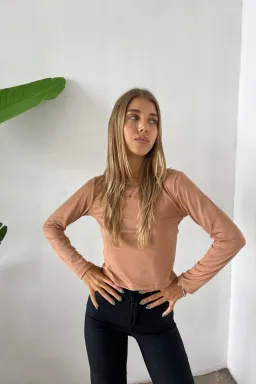 Remera Ajustada Espalda de Benka en Remeras para argentina