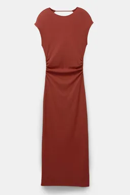Vestido midi con frunces de Pull&Bear en Vestidos para argentina
