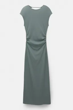 Vestido midi con frunces de Pull&Bear en Vestidos para argentina