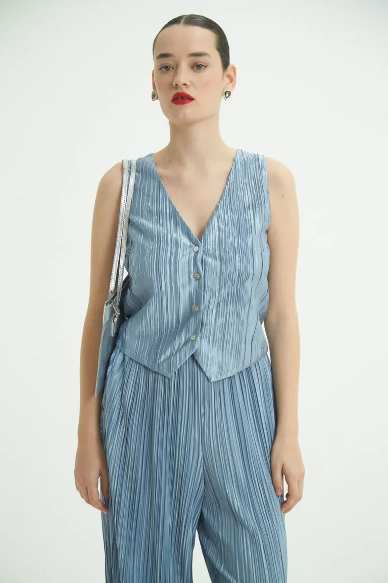 Chaleco plisado de escote en V y botones de perla para un look comodo y sofisticado de Las Pepas en Chalecos para argentina