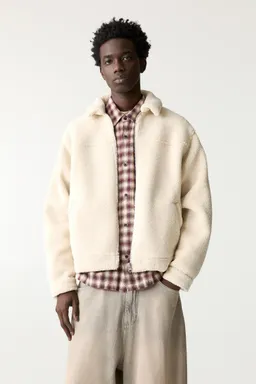 Campera corderito de Pull&Bear en Abrigos y Camperas para argentina