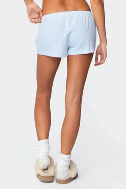 Micro shorts irene tiro bajo de Edikted en Shorts para argentina