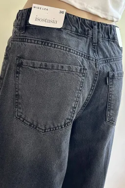 Wide leg rígido milenka de Isostasia en Pantalones para argentina