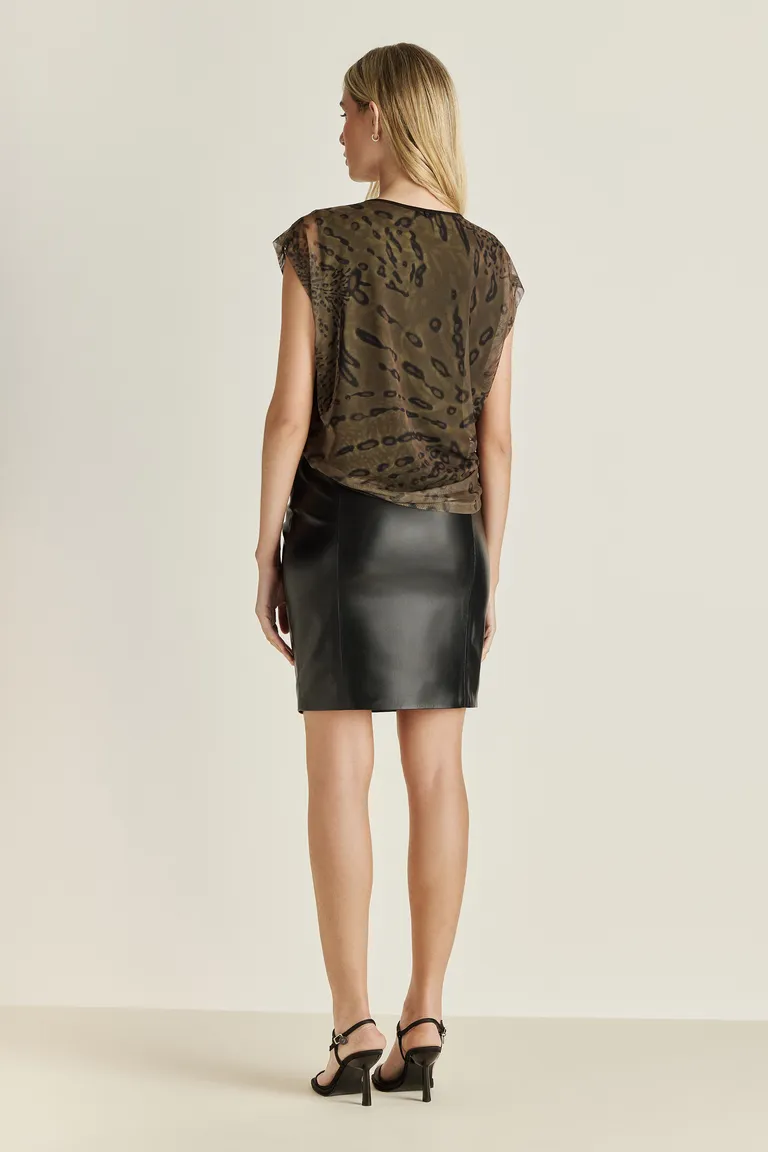 Top de punto con diseño de estampa exclusiva y transparencias de Tucci en Tops para argentina