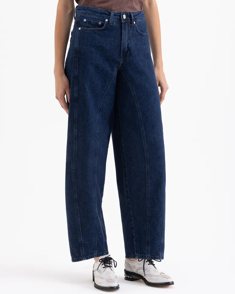 Pantalones de corte slouch con recortes curvos y sistema de ajuste trasero con hebilla de Jazmin Chebar en Pantalones para argentina