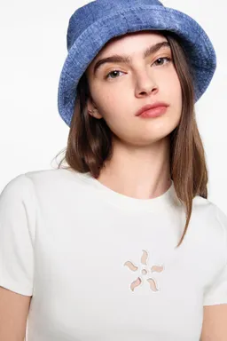 Remera calada crop de Mango Teen en Remeras para argentina