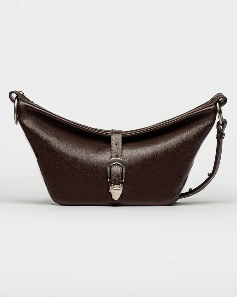 Bolso de cuero marrón con forma mórbida y gran capacidad de Prüne en Bolsos y Carteras para argentina