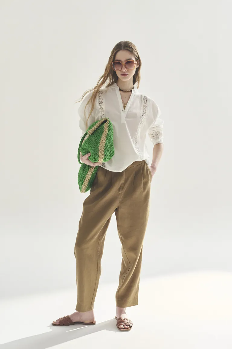 Blusa blanca de manga abullonada y escote en V para mujer de Akiabara en Blusas para argentina