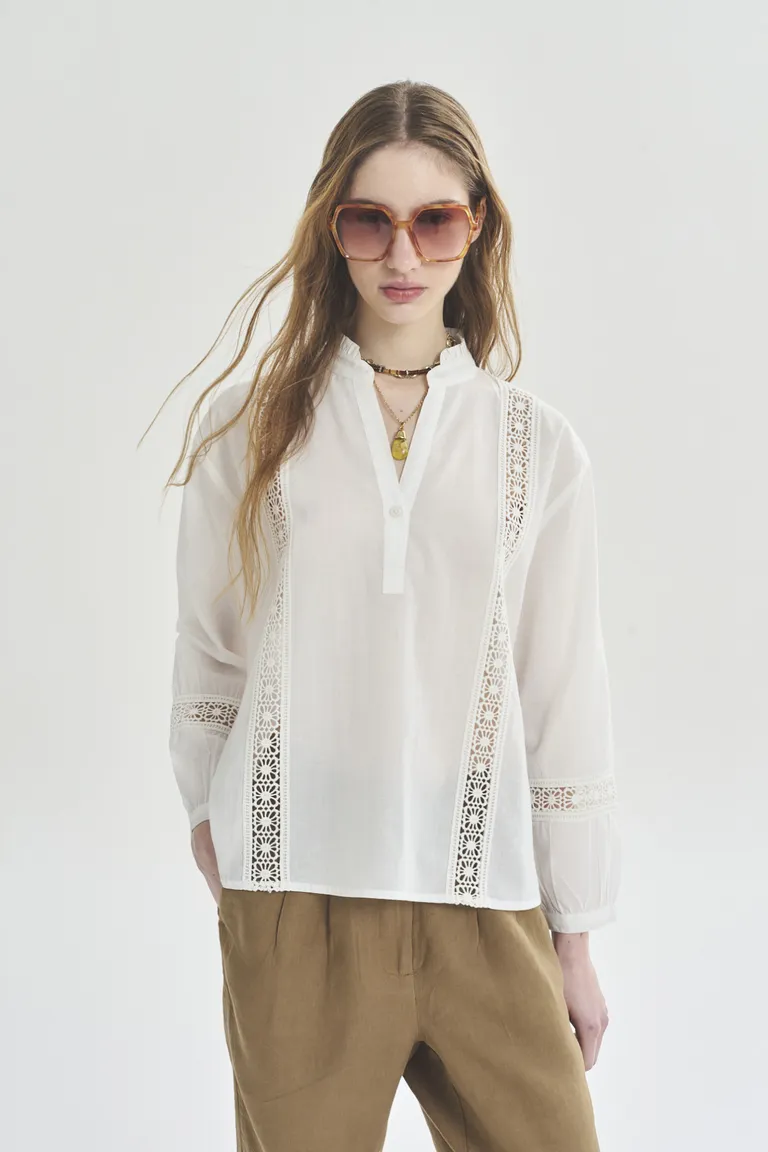 Blusa blanca de manga abullonada y escote en V para mujer de Akiabara en Blusas para argentina