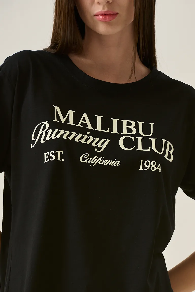 Remera de Mujer con Estampado Tipográfico y Diseño Deportivo Vintage de Sweet en Remeras para argentina