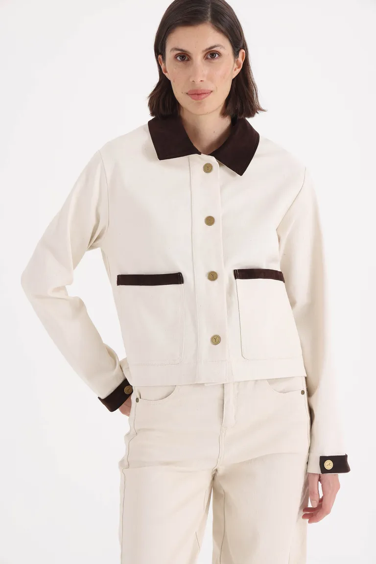 Camisaco de gabardina con cuello y bolsillos de diseño estructurado de Yagmour en Chaquetas para argentina