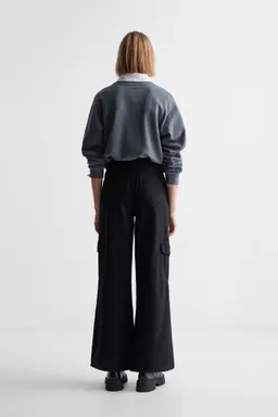 Pantalón cargo con bolsillos de Mango Teen en Pantalones para argentina