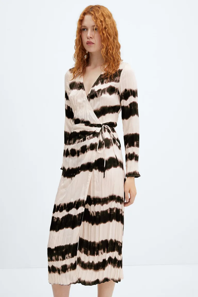 Vestido camisero plisado tiedye de Mango en Vestidos para argentina