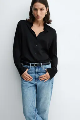 Camisa fluida satinada de Mango en Camisas para argentina