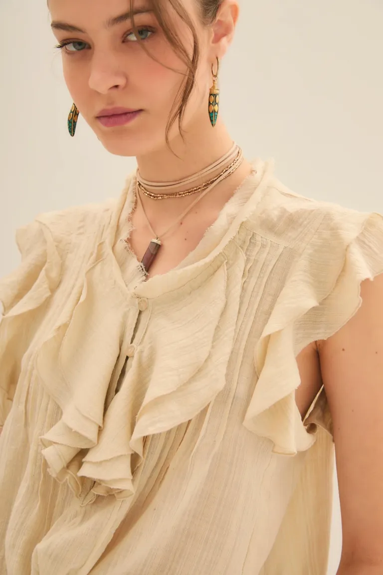 Camisa corta de estilo romántico con detalles de alforzas y volados de Rapsodia en Camisas para argentina