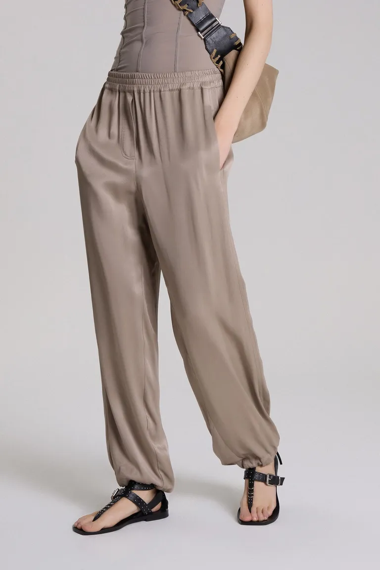 Pantalón holgado de viscosa con diseño fluido y cintura elástica de Maria Cher en Pantalones para argentina
