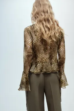 Camisa estampada manga abullonada de Mango en Camisas para argentina