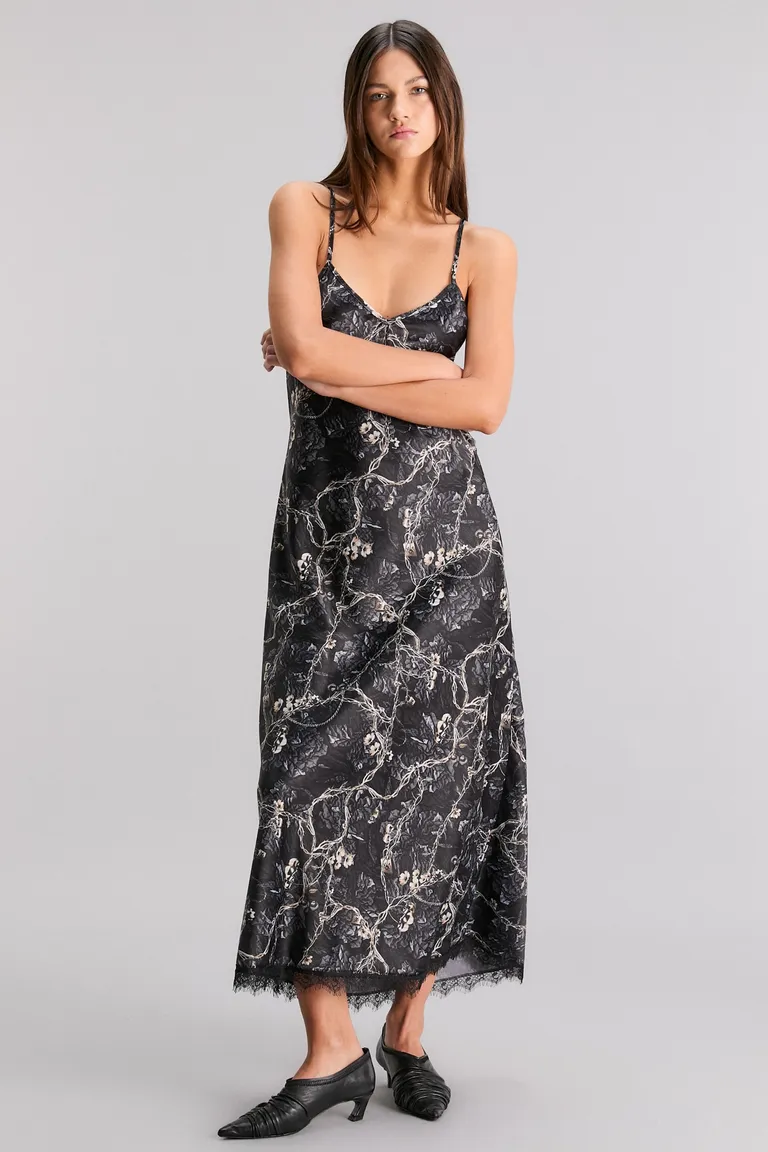 Vestido de Satén Estampado de Largo Maxi con Escote en V y Breteles Ajustables de Kosiuko en Vestidos para argentina