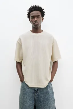 Buzo manga corta estructura de Pull&Bear en Buzos y Sweaters para argentina