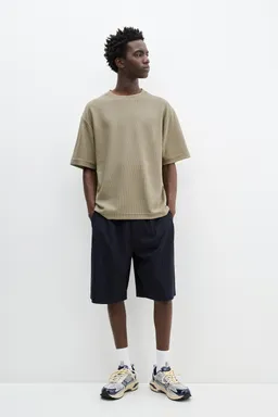 Buzo manga corta estructura de Pull&Bear en Buzos y Sweaters para argentina
