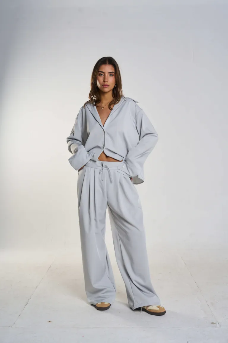 Pantalón de seda con pinzas tableadas y lazo en la cintura para mujer de Belle en Pantalones para argentina