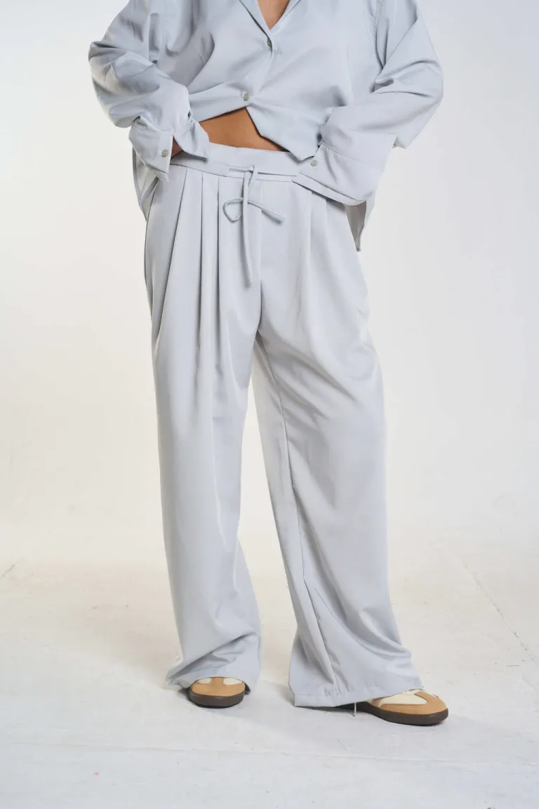 Pantalón de seda con pinzas tableadas y lazo en la cintura para mujer de Belle en Pantalones para argentina