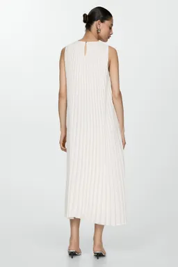 Vestido evasé plisado de Mango en Vestidos para argentina