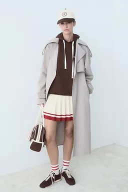 Sudadera estampado con capucha de Mango en Buzos y Sweaters para argentina