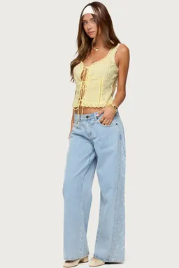 Jeans tiro bajo abertura floral de Edikted en Pantalones para argentina