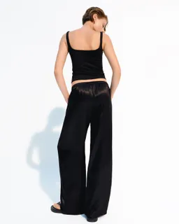 Pantalón wide leg jogger satén de Bershka en Pantalones para argentina