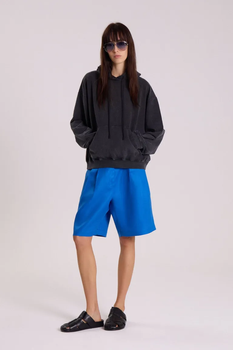 Buzo crop negro de algodón con capucha y bolsillo canguro para mujer de Maria Cher en Buzos y Sweaters para argentina