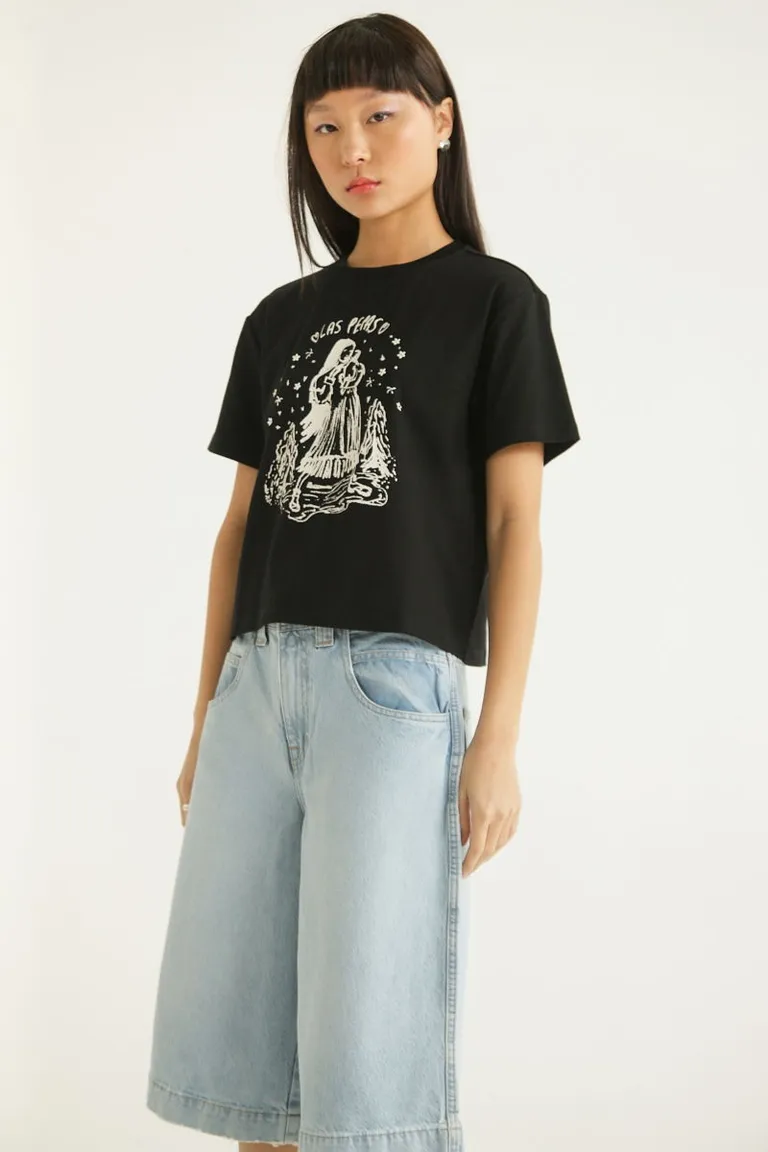 Remera de algodón con estampado exclusivo y detalles de brillos de Las Pepas en Remeras para argentina