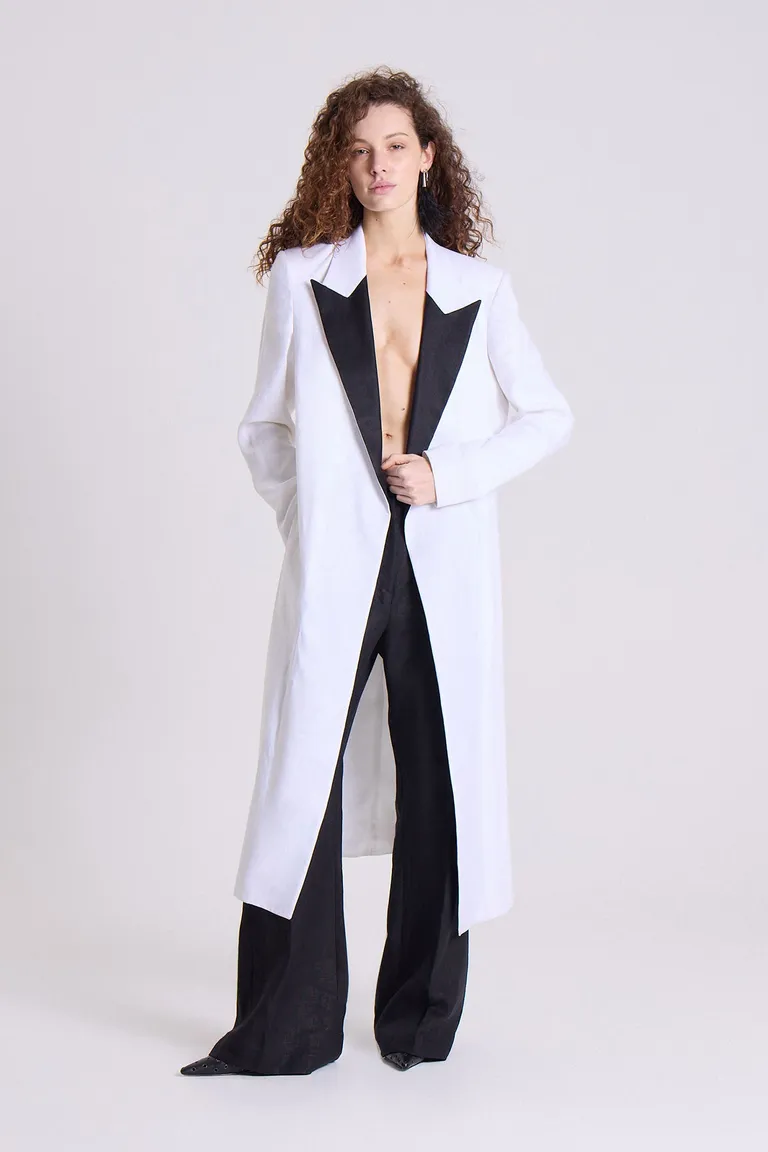 Chaqueta sastre blanca de corte entallado y largo midi para mujer de Maria Cher en Chaquetas para argentina