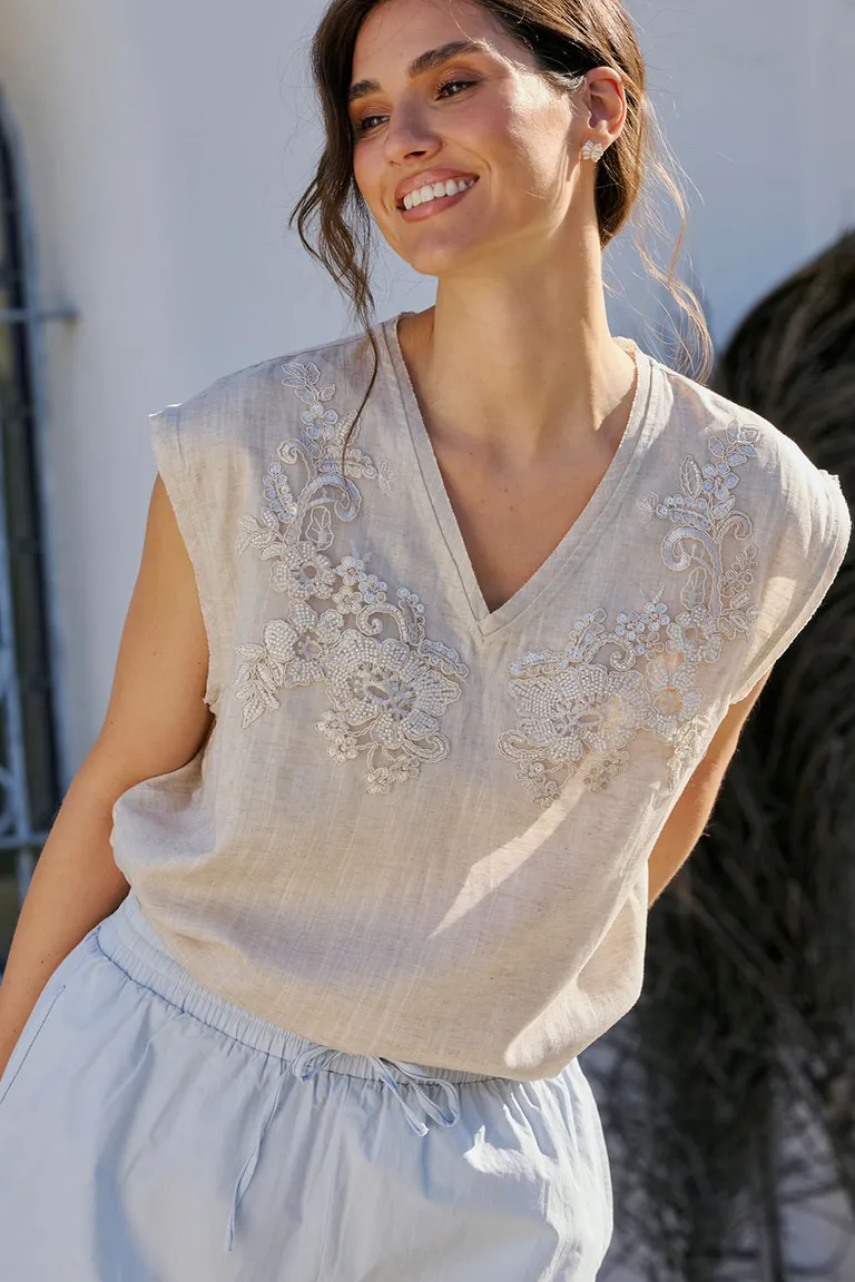 Blusa bordada con encaje y detalles en lentejuelas de Indiastyle en Blusas para argentina