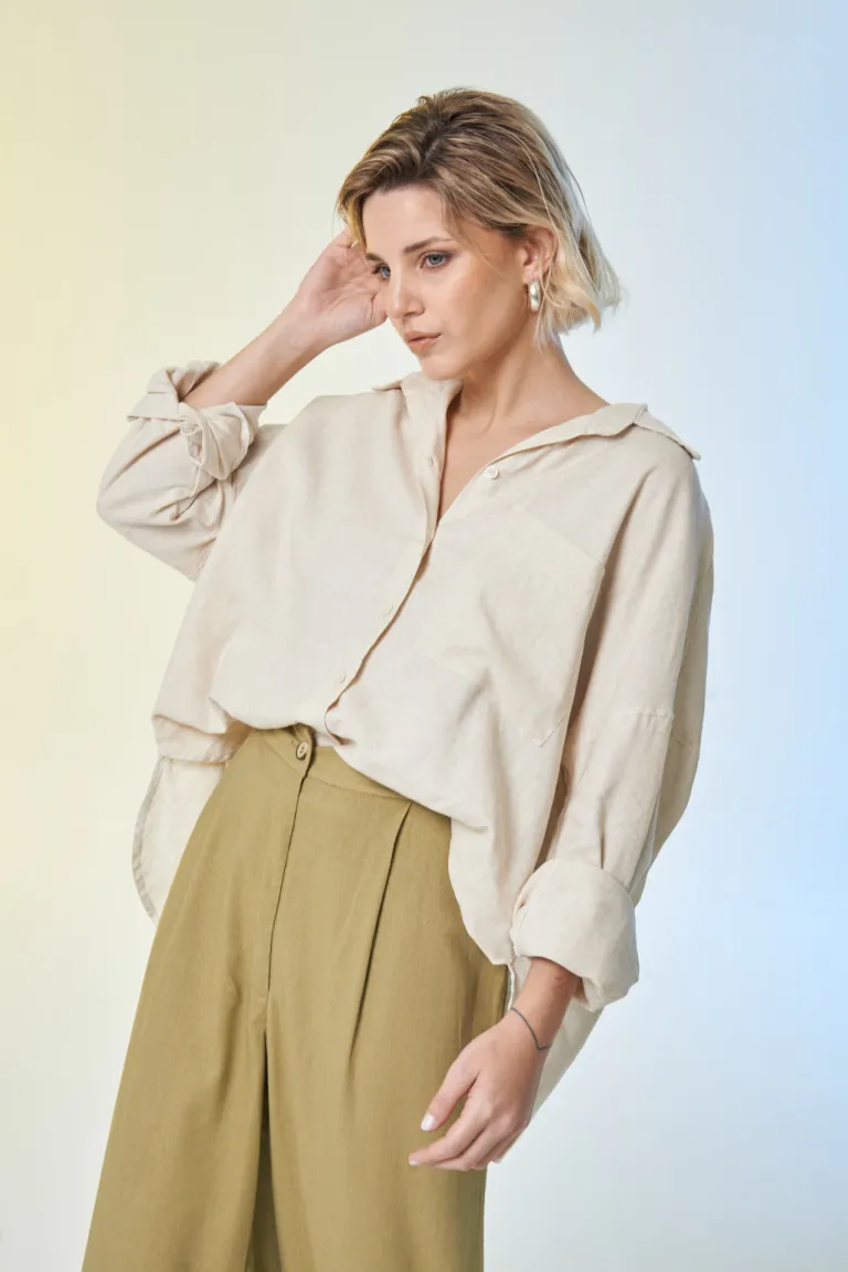 Camisa beige de diseño elegante y versatil para mujer de Apricot en Camisas para argentina