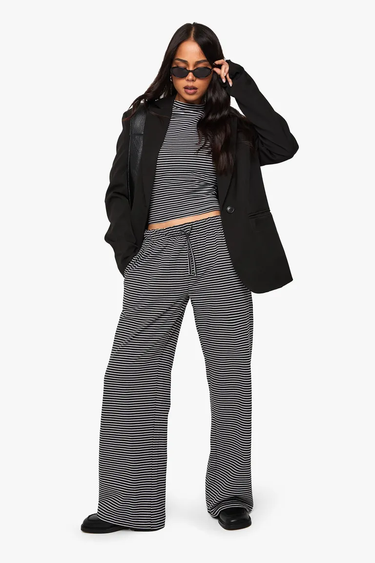 Pantalón rayado pierna recta de Boohoo en Pantalones para argentina
